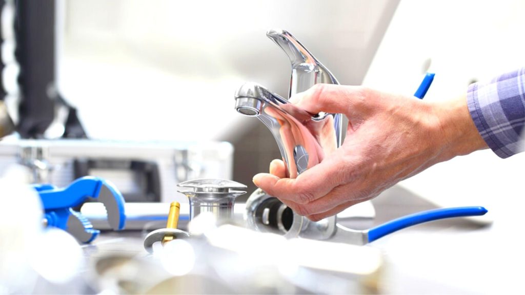 How Much Should A Plumber Charge Per Hour