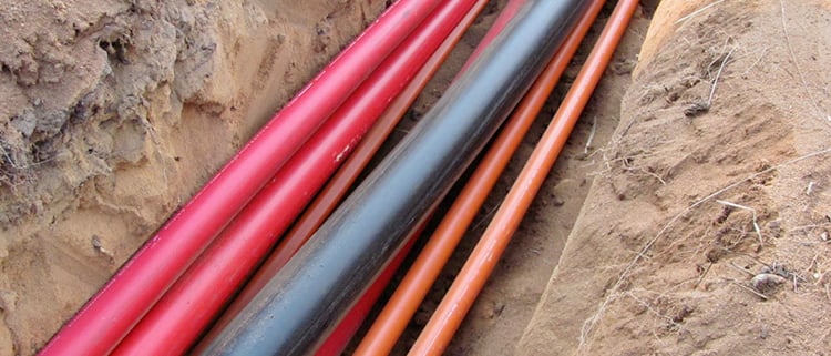 Can Plumbing And Electrical Be In The Same Trench