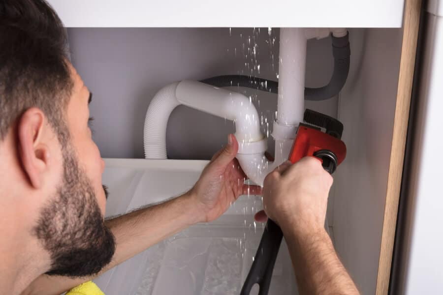 How Does A Plumber Find A Water Leak