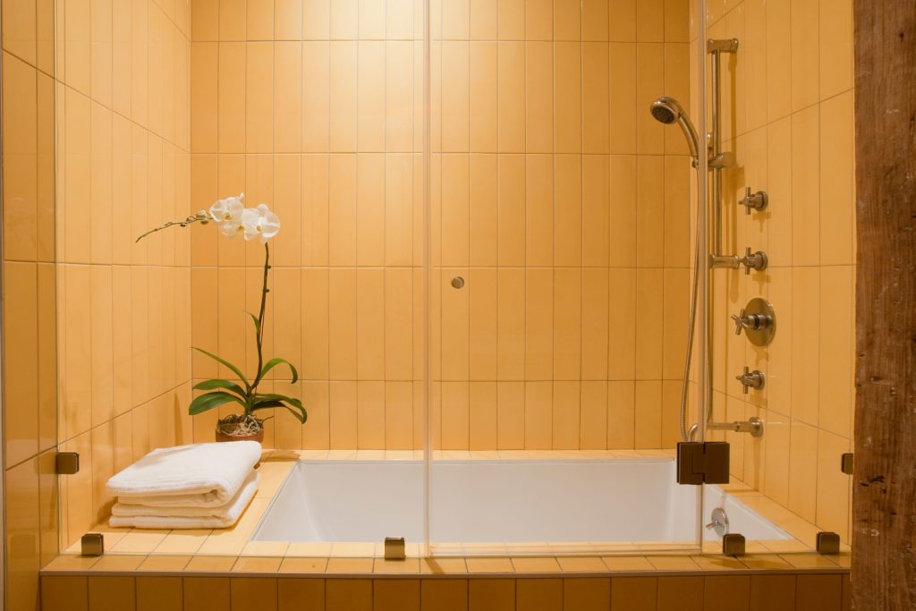 How Much Does A Plumber Charge To Install A Tub