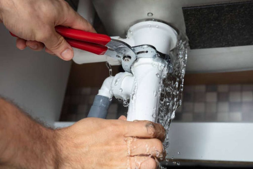 How Much For A Plumber To Fix A Leak