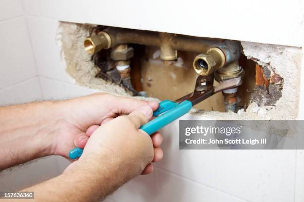 How to Find a Plumbing Leak in a Wall – Fast & Safe Guide