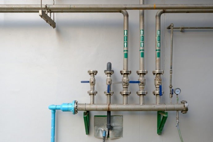 How to Get Rid of Air in Plumbing Pipes Fast & Safely