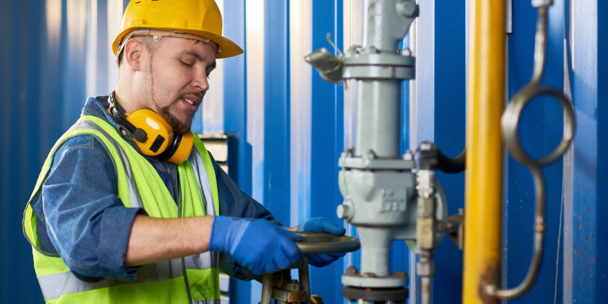 How Much Does a First-Year Plumber Apprentice Make?