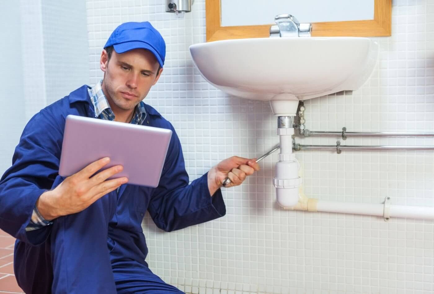 How Much Does a Self-Employed Plumber Earn? (2025 Breakdown)
