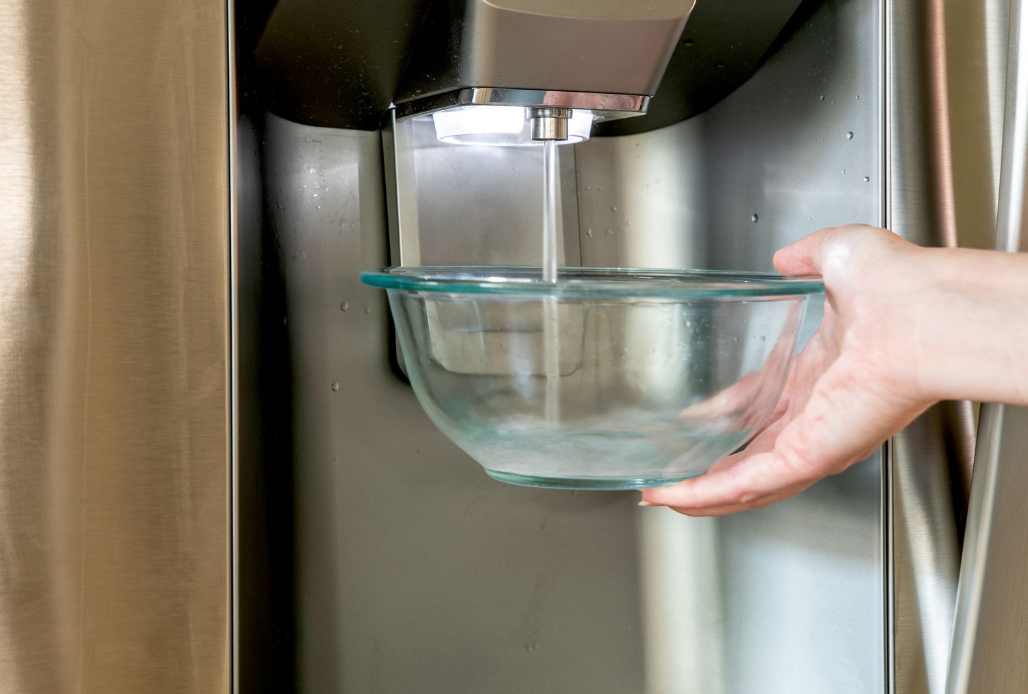 How to Clean Non-Plumbed Samsung Fridge Water Dispenser