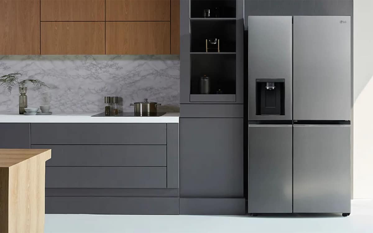 Plumbed Fridge Freezer with Water and Ice Dispenser: The Ultimate Kitchen Upgrade?