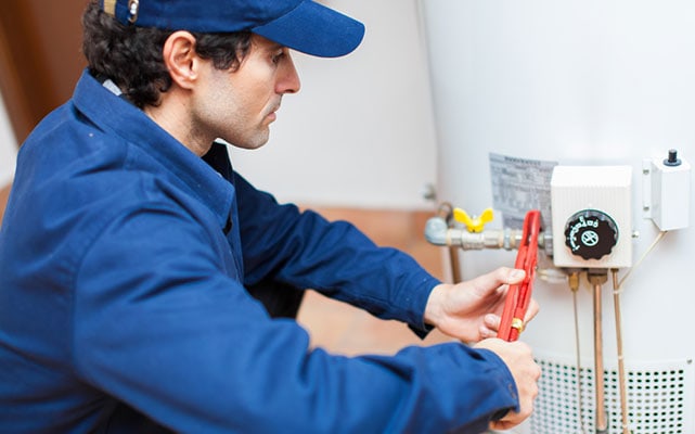 Should I Call a Plumber or an Electrician? The Clear Guide to Fixing Home Emergencies