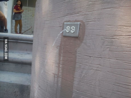 Should I Call an Electrician or a Plumber? The Clear Guide to Avoid Costly Mistakes