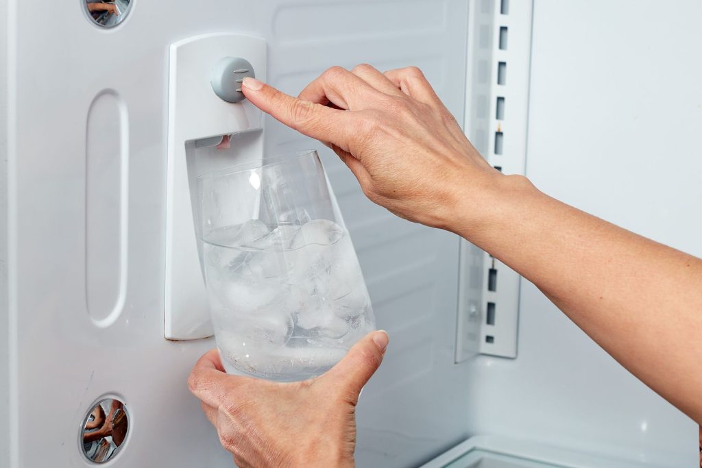 Can I Use My Refrigerator Ice Maker Without Plumbing Attached