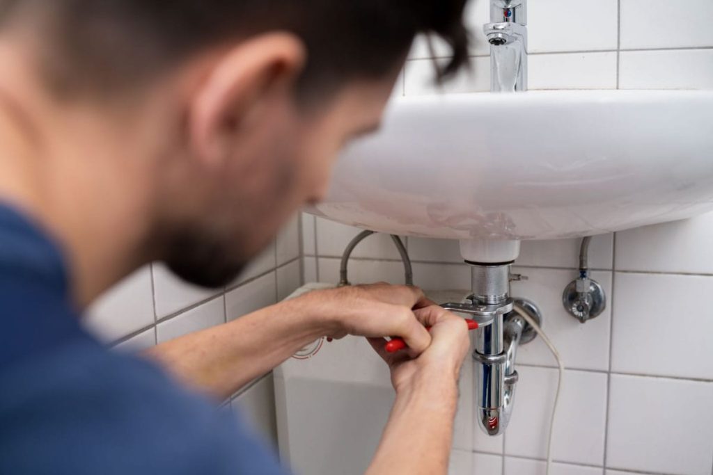 How Much Does A Plumber Earn An Hour