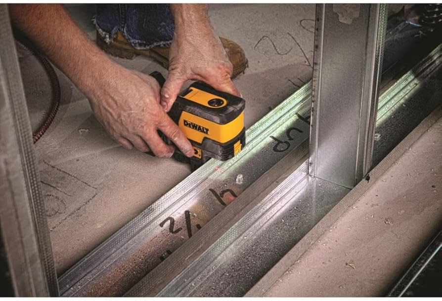 Dewalt Self Leveling Cross Line & Plumb Spots Laser Level Review