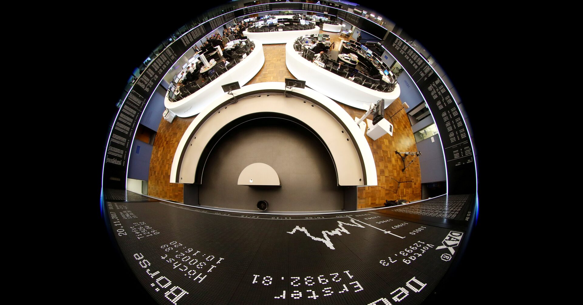 Europe’s Share Listings Hit 10-Year Low Amid Shift to Alternatives