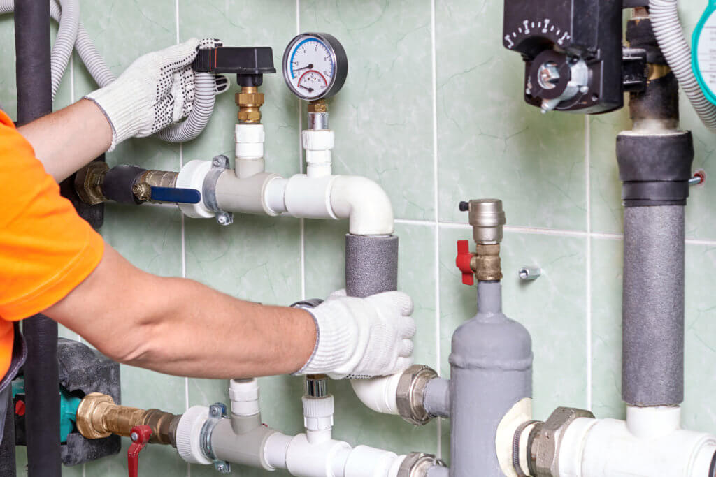 How Many Feet of Pipes Are in the Average Home Plumbing System?