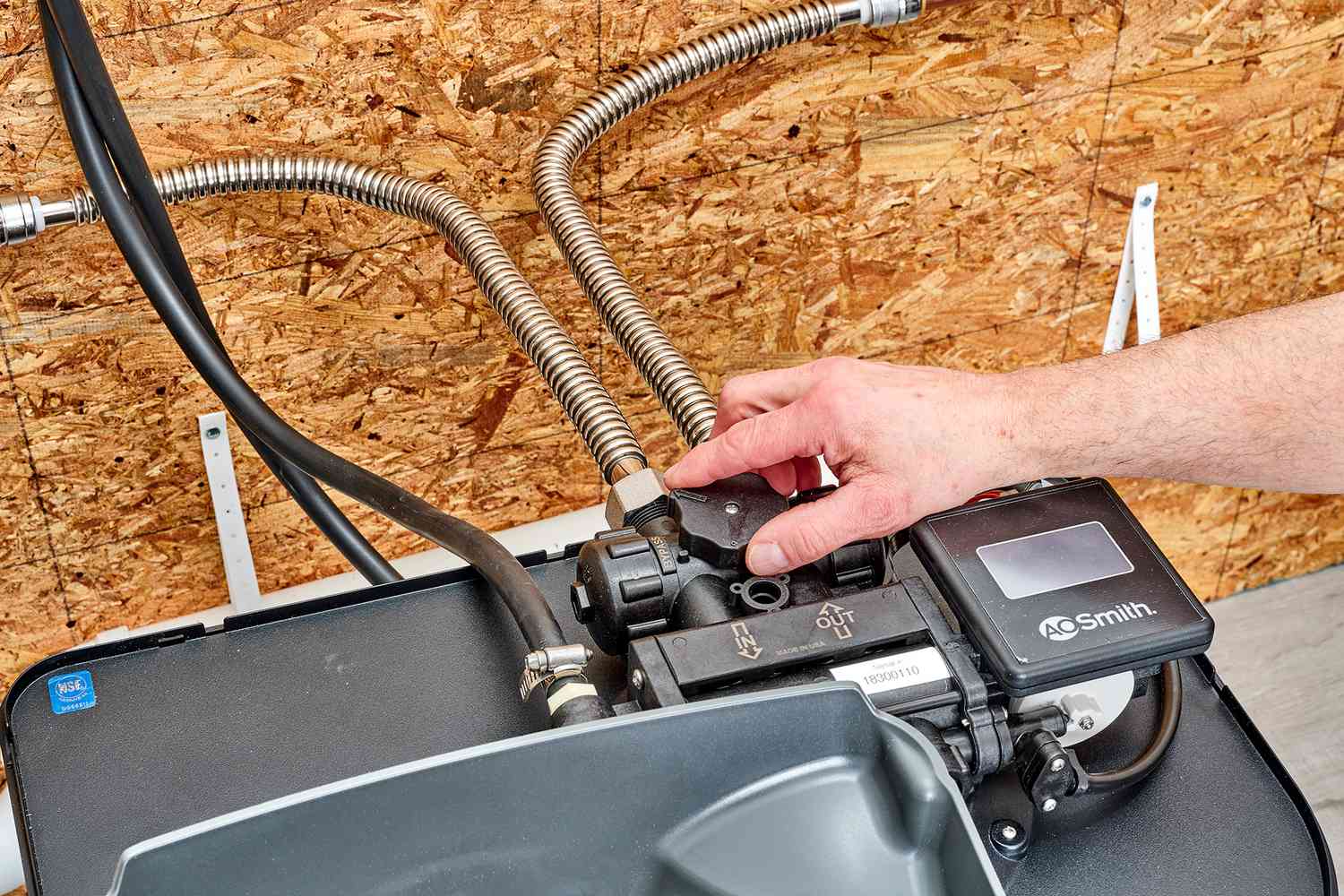 How to Clean House Plumbing Before Installing a Water Softener