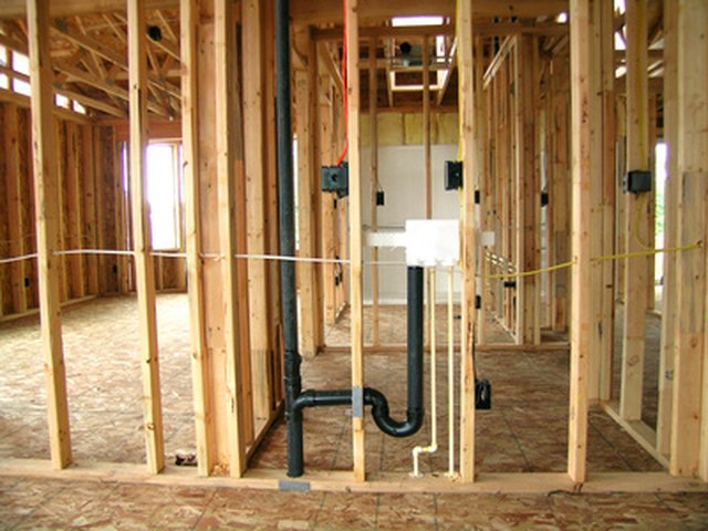 How to Plumb Water Into a House Without a Basement