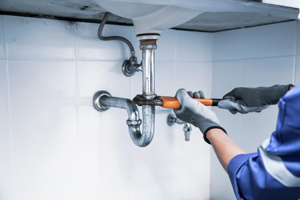 5 Signs You Need A Plumber In Costa Mesa