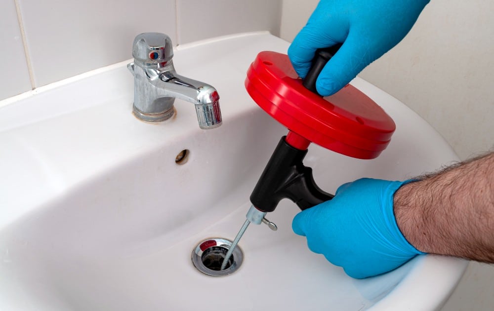 Avg Cost For Plumber To Unclog Kitchen Sink 53216: A Local Guide for Milwaukee Homeowners