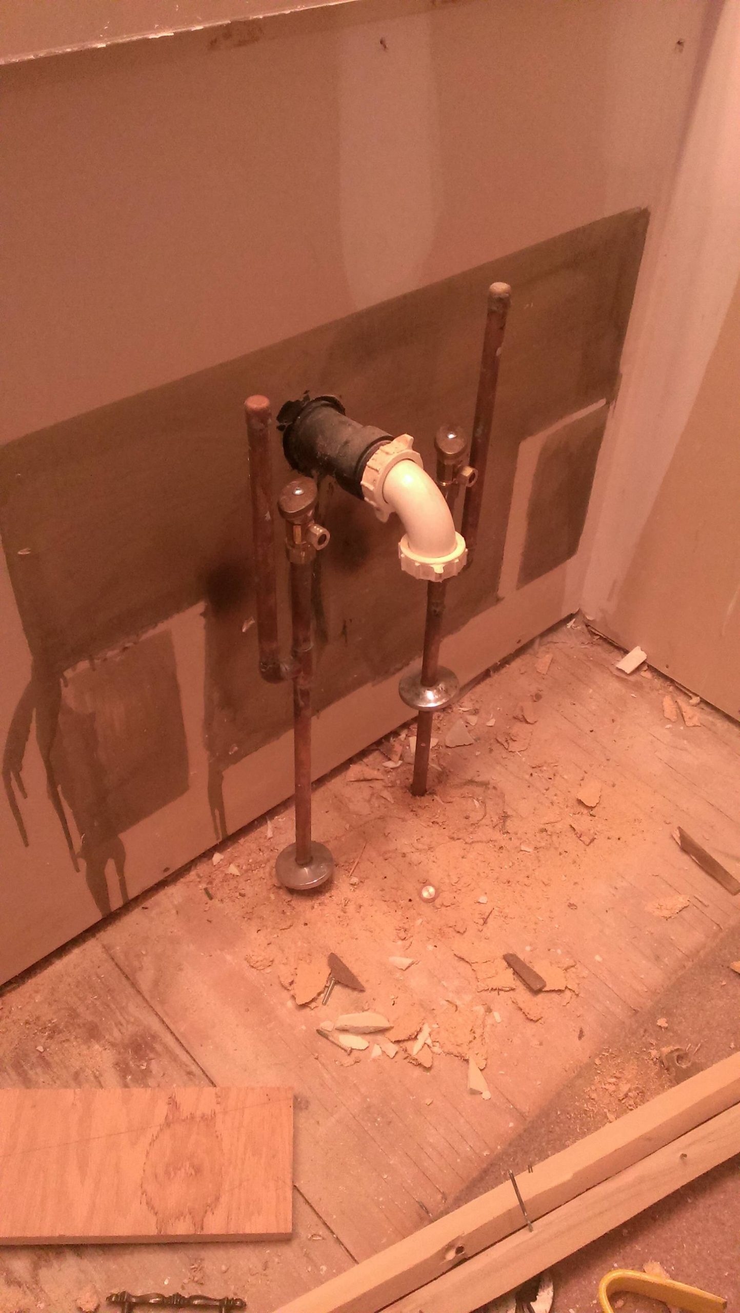 Floor to Wall Sink Plumbing: The Ultimate DIY Guide