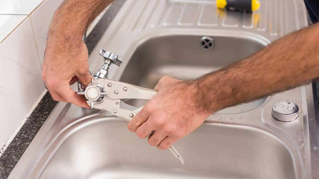 Plumber vs. DIY Faucet: Which Is Cheaper?