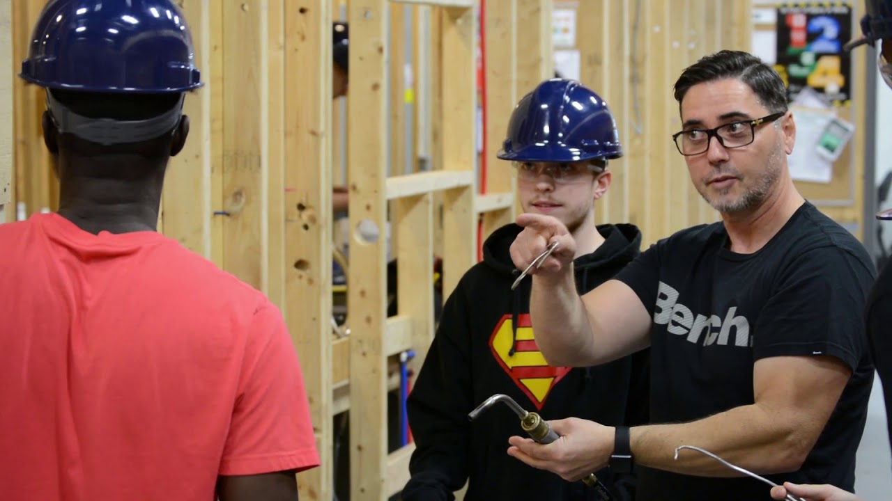 How to Get a Plumbing Apprenticeship in Ontario