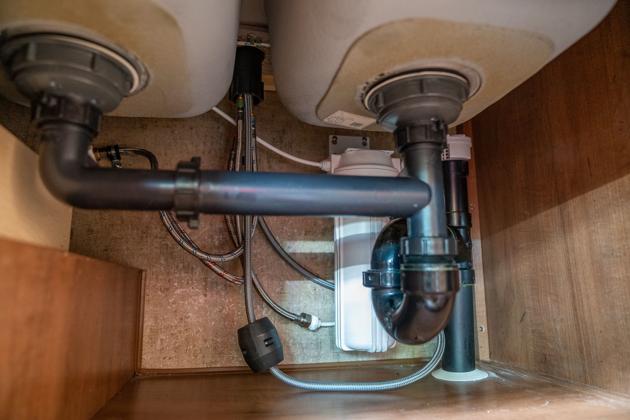 Connect Kitchen Faucet to RV Plumbing: Easy DIY Guide