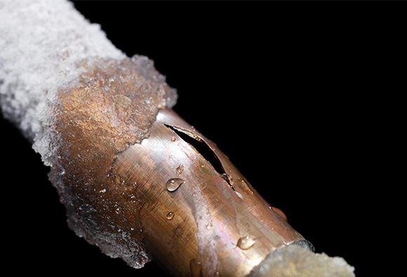 How Does A Plumber Determine If Pipes Are Frozen?