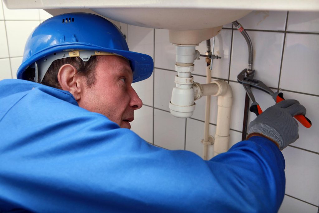 Master Plumber Salary Canada: 2026 Pay Guide