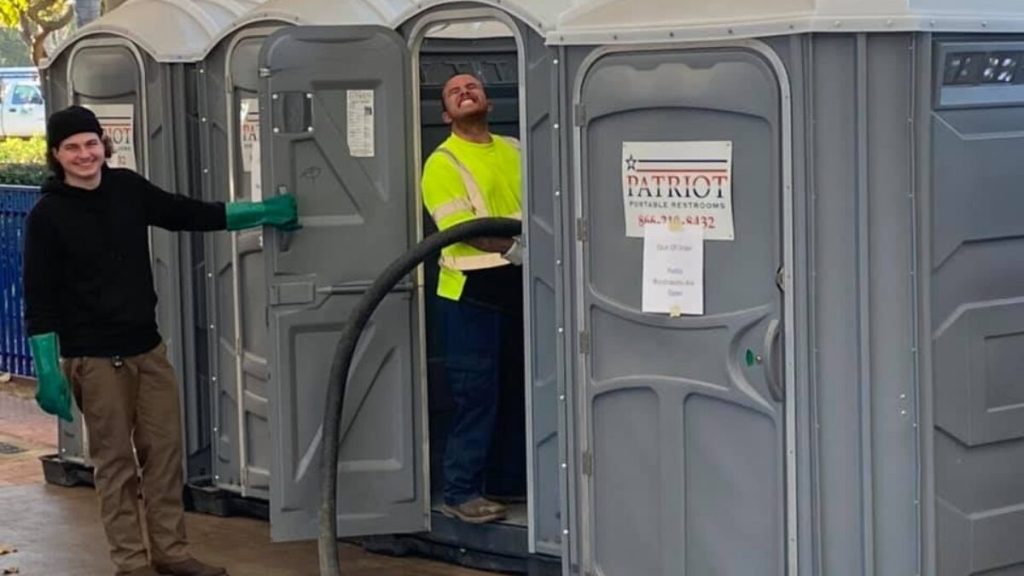 How To Become A Porta Potty Plumber In Bitlife