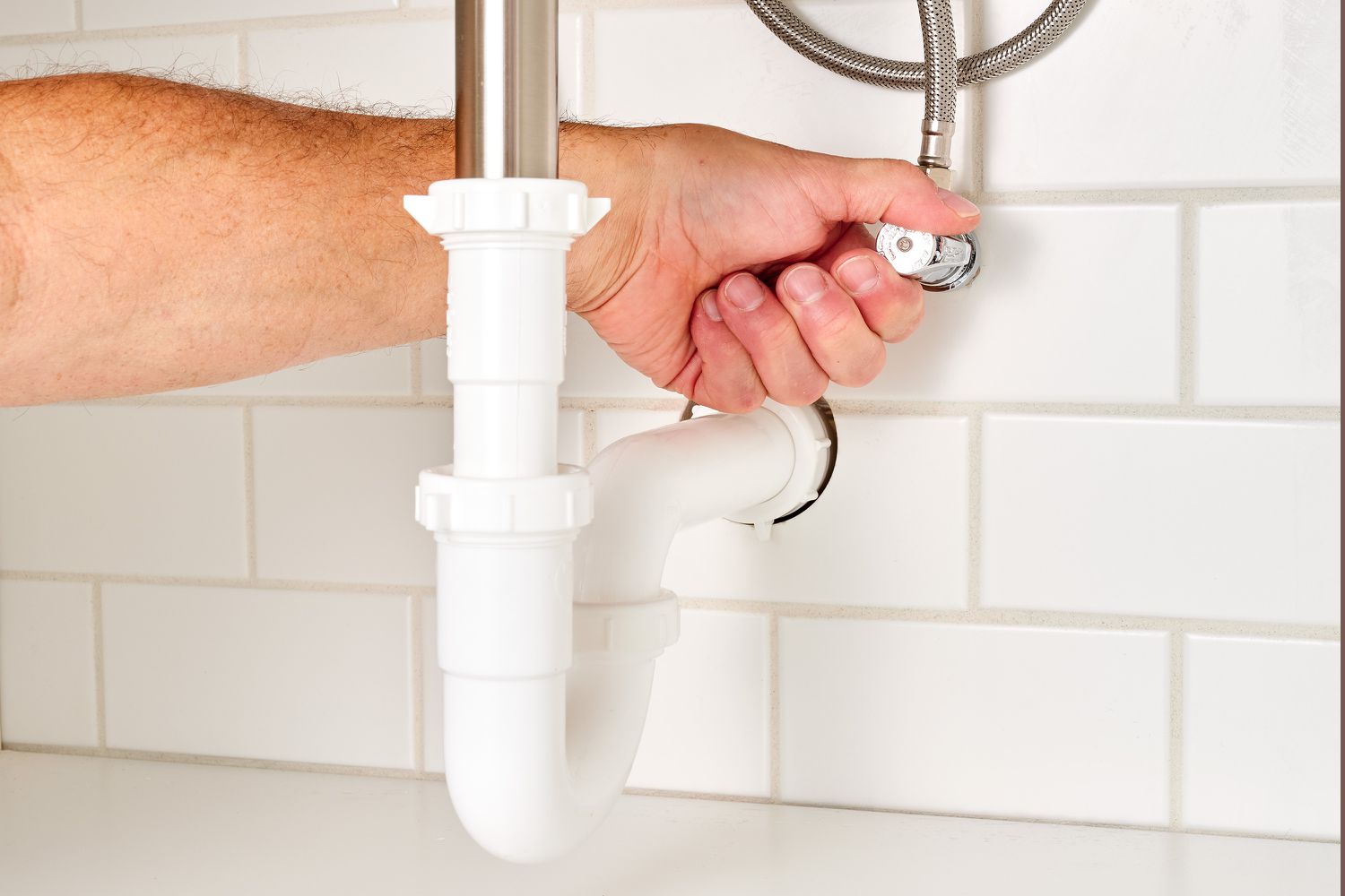 How To Disconnect Bathroom Sink Plumbing From Faucet