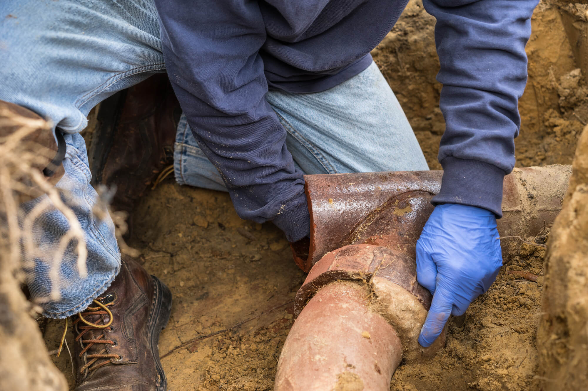 Find Main Line Plumb in Townhome: Easy Guide