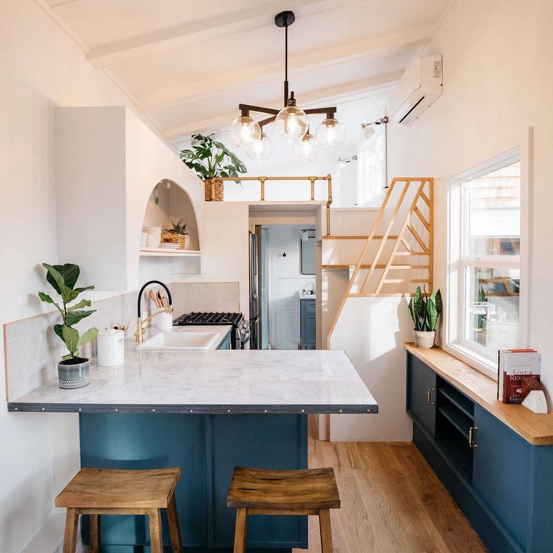 Living Tiny Without Plumbing: A Complete Guide