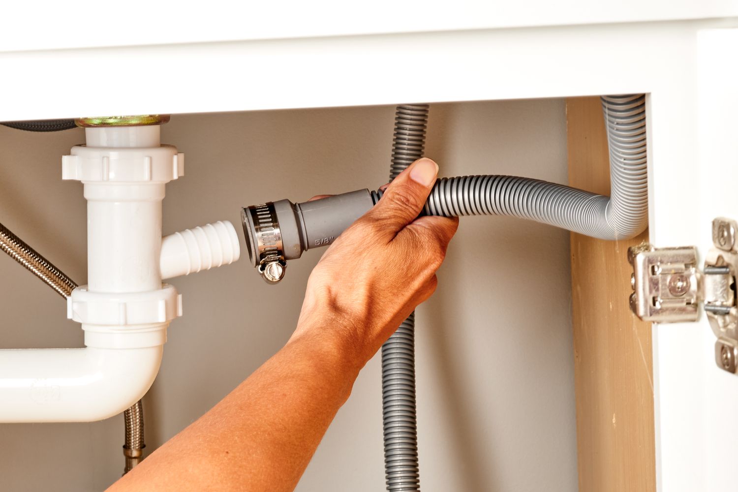 How to Reconnect Sink Plumbing with a Dishwasher: A Step-by-Step Guide