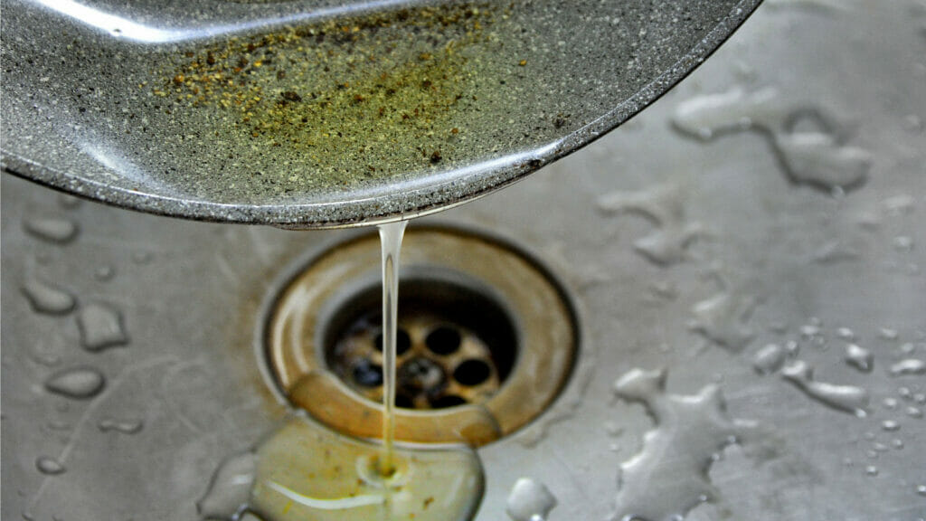 Stop Clogs: How To Reduce The Amount Of Oil In Plumbing