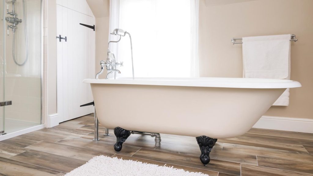 How To Unhook Plumbing On A Claw Foot Tub