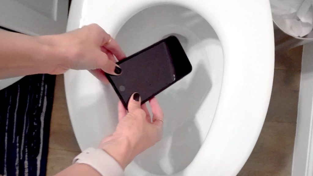 Justin Plumbing Emily Dropped Phone In The Toilet Memphis