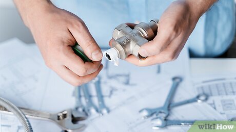 Lefty Loosey Righty Tighty: Plumbing Wrench Guide