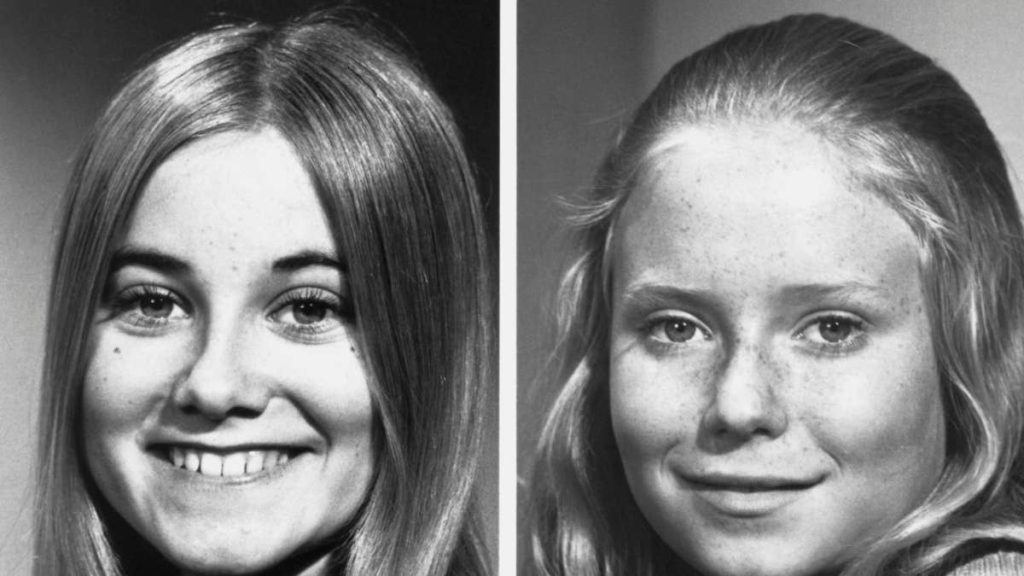 Maureen Mccormick And Eve Plumb In Doll Commercial Together