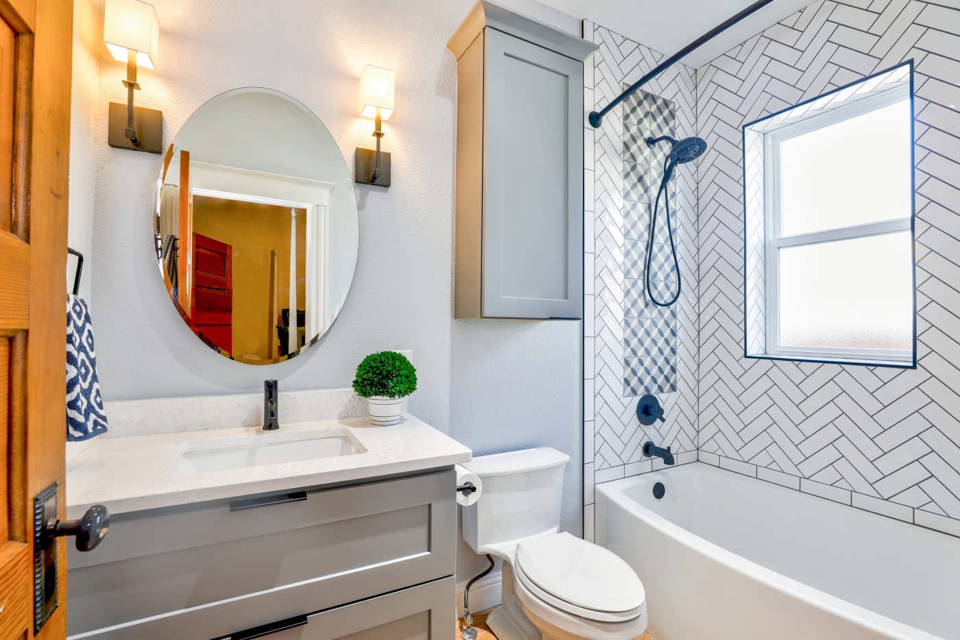 Shower Wall Noises at Night? Here’s the Fix