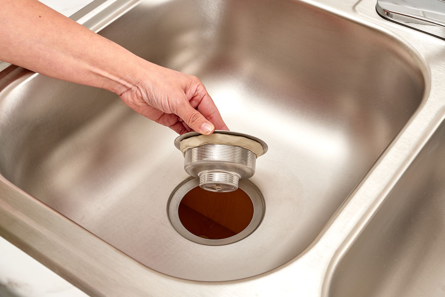 Silicone Caulk vs Plumber Putty for Stainless Steel Sink