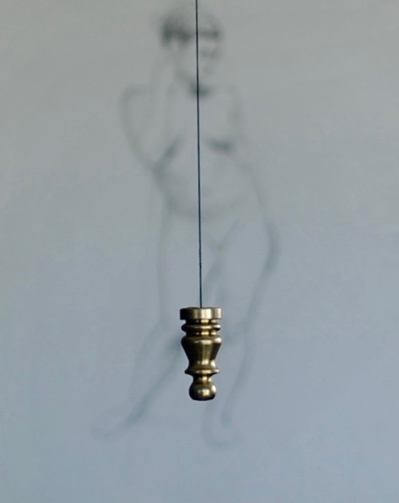 A Plumb Line Is Used By Artists To Achieve Perfect Vertical Alignment
