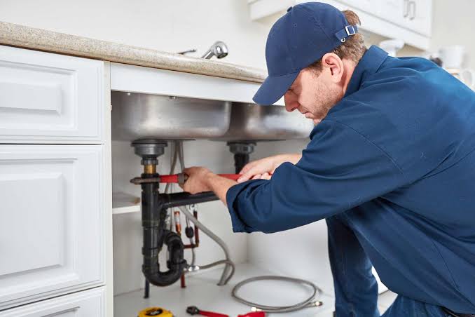 Average Cost Of Plumber To Repair Leaking Pipes