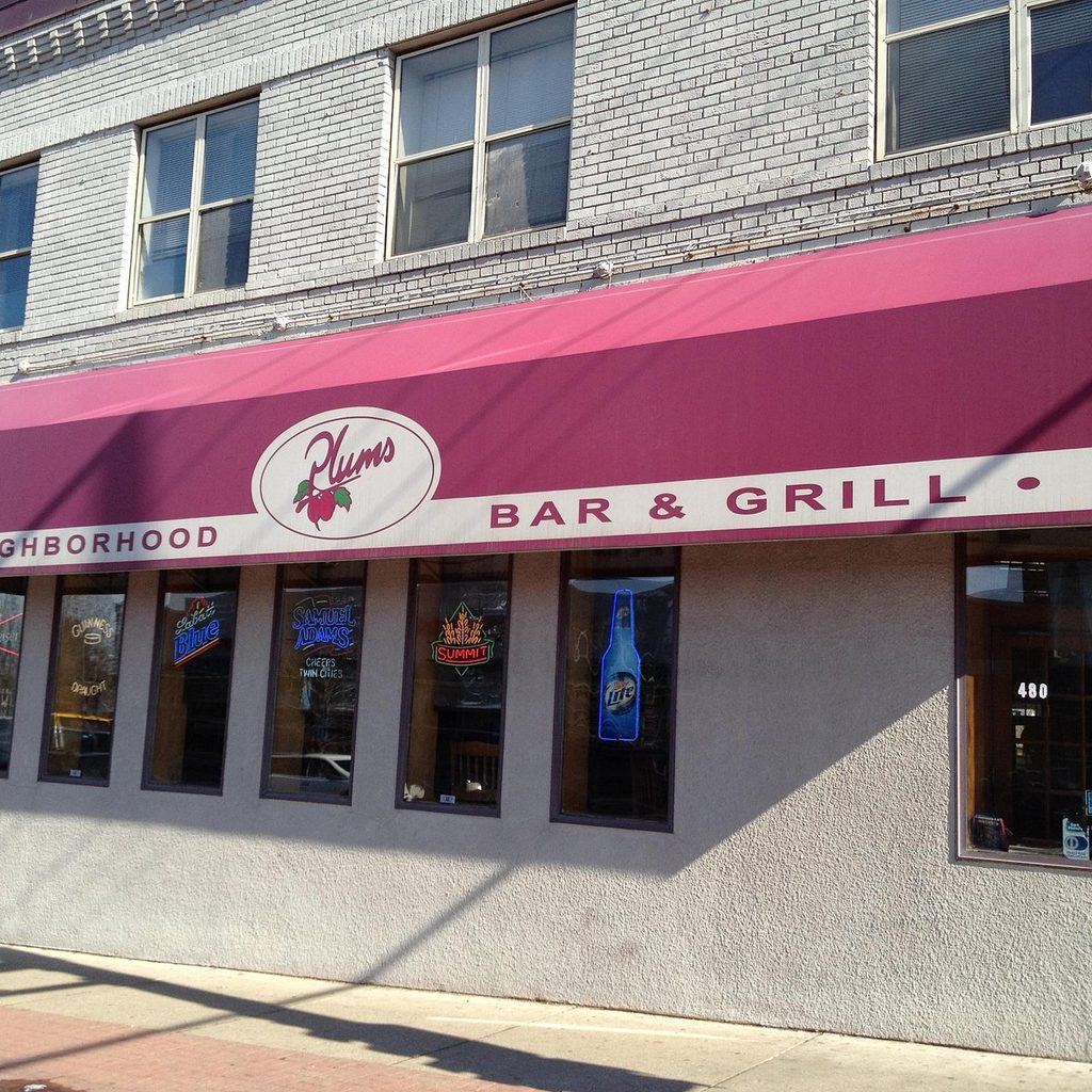 Bar Next To Plumbs In St Paul Mn