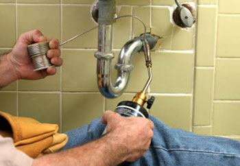 Can a Handyman Do Plumbing Repairs in WI?