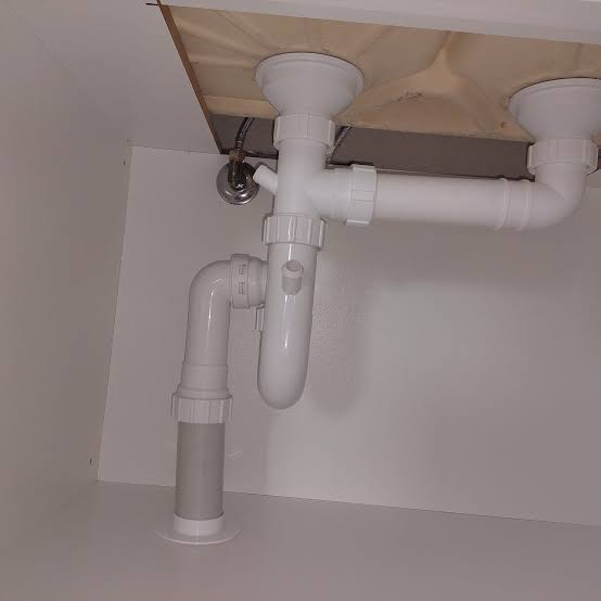 Can Bad Plumbing Cause Holes In Your Walls