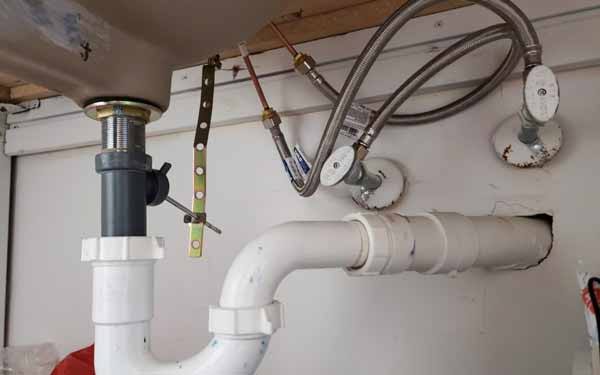 Can Plumbing Pies Leak From Too Much Pressure