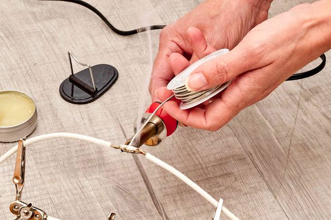 Can You Use Plumbing Solder On Electrical Wires?