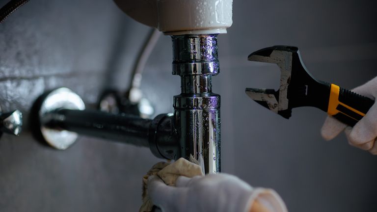 Can’t Make Money as Journeyman Plumber? Fix It Now